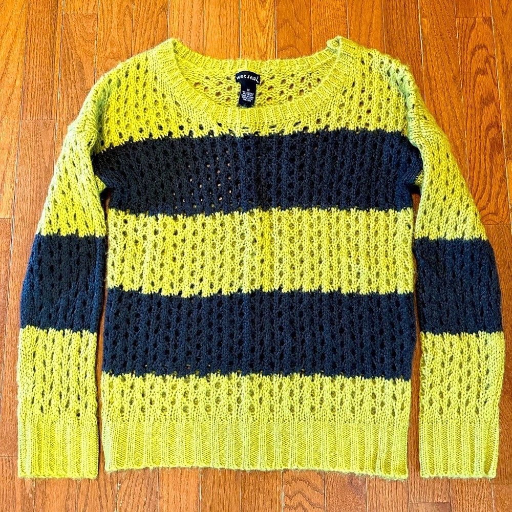 Wet Seal Y2K Women's chunky crochet sweater Size Medium